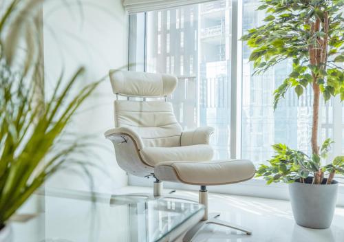 Nasma Luxury Stays - Cayan Tower - image 10