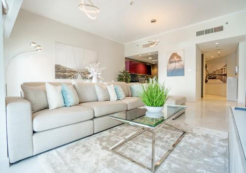 Nasma Luxury Stays - Cayan Tower - image 8