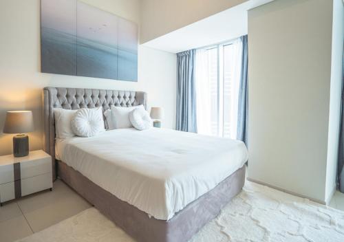 Nasma Luxury Stays - Cayan Tower - main image