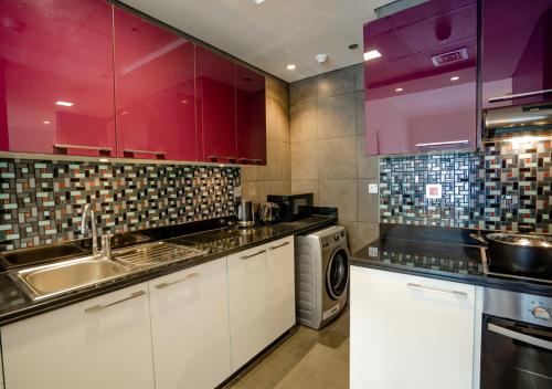 Nasma Luxury Stays - Cayan Tower - image 7