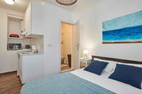 Studio apartment Tramonto - image 6