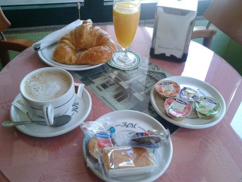 Hotel Madrid - image 13