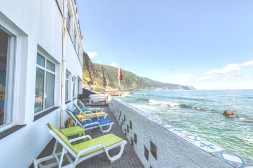 The Waves Hostel by Amazing Madeira 2