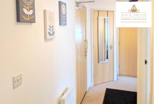 Corporate 2Bed Apartment with Balcony & Free Parking Short Lets Serviced Accommodation Old Town Stevenage by White Orchid Property Relocation