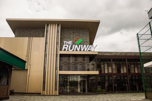 The Runway Hotel — hotel in 595P+W58 Old Airport Rd, Nedumbassery, Kerala, Cochin IN, 683111