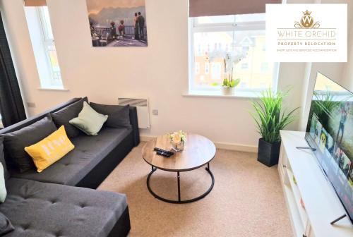 Corporate 2Bed Apartment with Balcony & Free Parking Short Lets Serviced Accommodation Old Town Stevenage by White Orchid Property Relocation