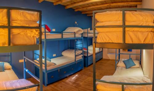 1 bunk bed