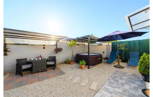 pludmale, Amazing Home In Barat With House A Panoramic View in Barat