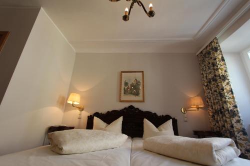 Historik Hotel Goldener Hirsch Rothenburg - image 6