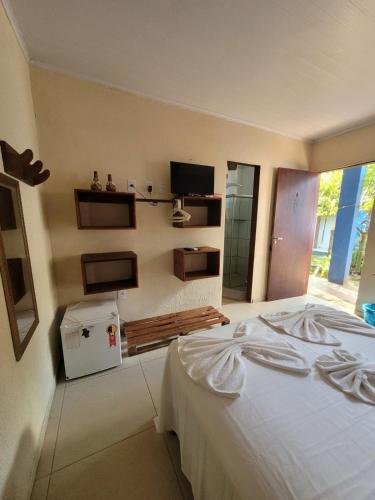 1 double bed, 1 twin bed