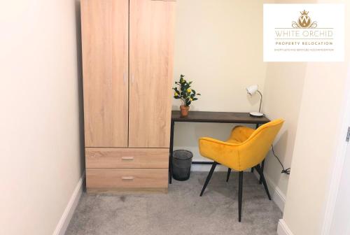 Picture of Serviced Accommodation Hatfield Galleria University Free Parking Wi-Fi By White Orchid Property Relo