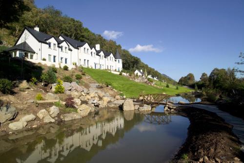 376324770 Loch Ness Lodge