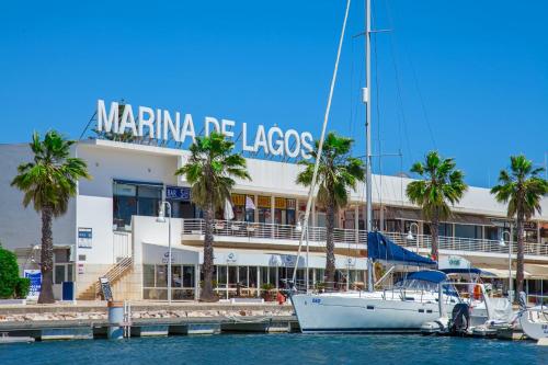 拉各斯 Muralha House 3星级 酒店 泳池