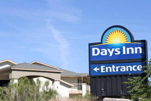 Days Inn by Wyndham Globe