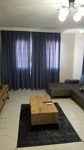 4 bedrooms, 5 beds