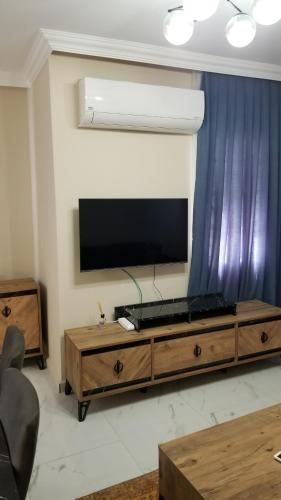 3 bedrooms, 5 beds
