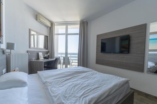 Double Room with Balcony and Sea View