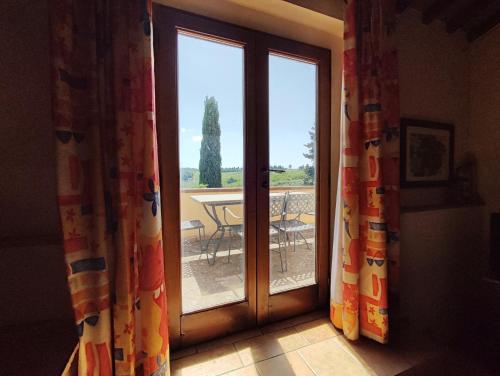 2 bedrooms, 4 beds