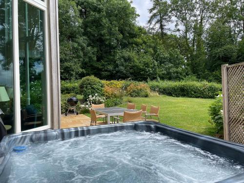 المنظر الخارجي, Swandown, 14 Goldenhaye in ايلمينستير