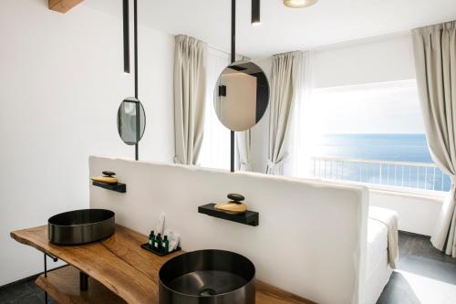 Deluxe Double Room with Sea View room in Una Villa - Amalfi Boutique Rooms B&B