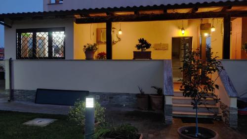 Nonna Genoveffa, camere in أوستيا