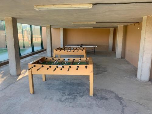 Apartamento montaña con piscina y zona deportiva.