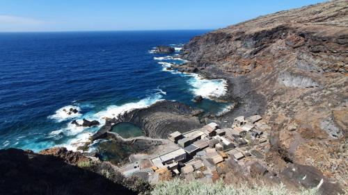 Alrededores, 7 Calcosas in El Hierro
