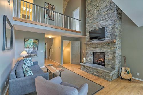 Grand Pisgah Forest Home on Secluded 5 Acres! in Pisgah Forest, USA