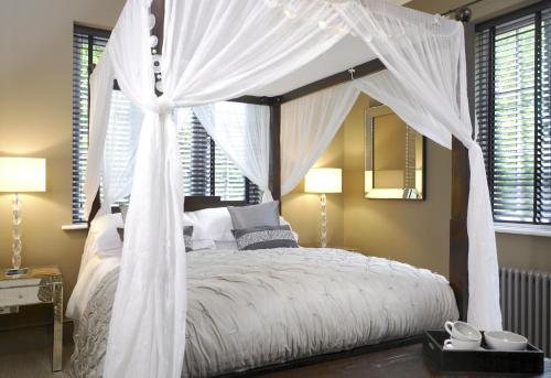 Windfalls Boutique Hotel - image 3