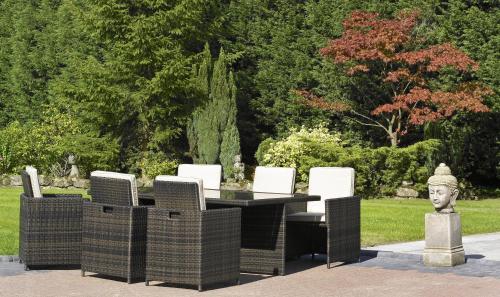 Windfalls Boutique Hotel - image 8