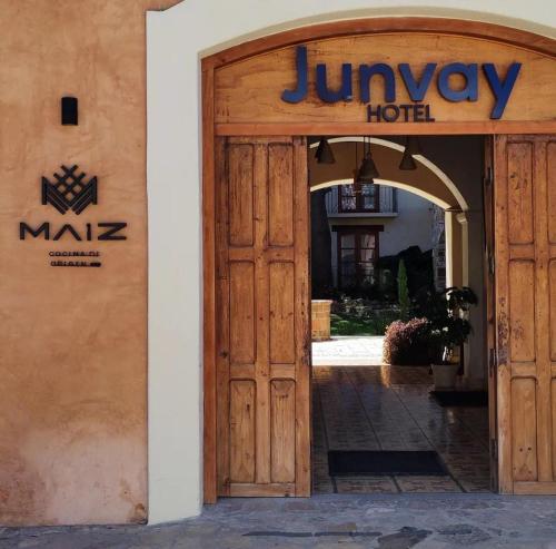 376388859 Hotel Junvay