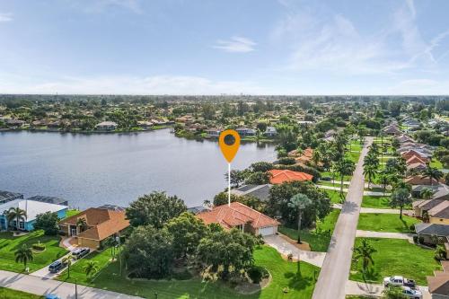 Lake View Villa - main image
