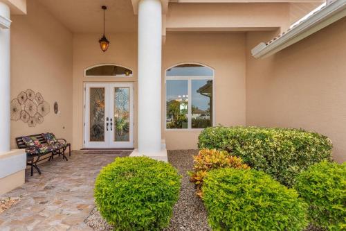 Lake View Villa - image 10