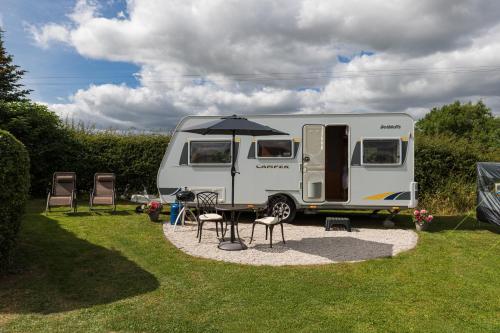 Cosy Caravan on Luxury Campsite - Hotel - Hulme End