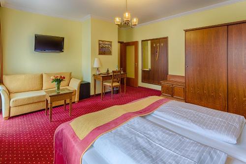 3 twin beds