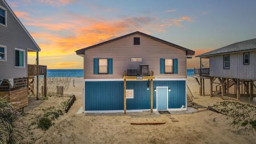 Pelican Crossing by Oak Island Accommodations image