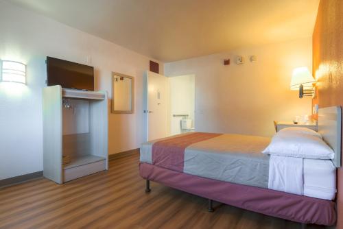 1 queen bed