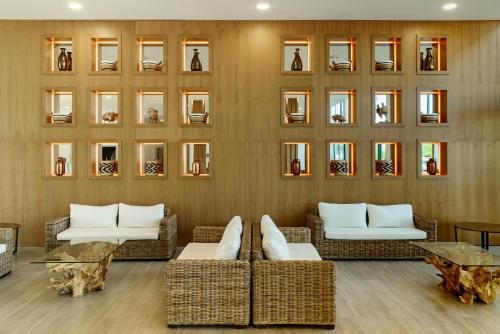 المرافق, Cabogata Beach Hotel in Retamar