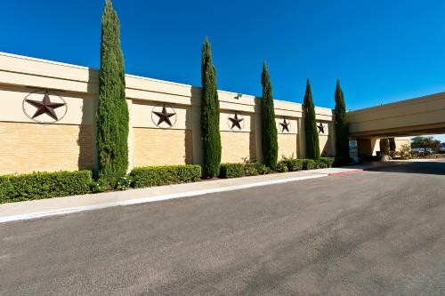 Grand Texan Hotel and Convention Center