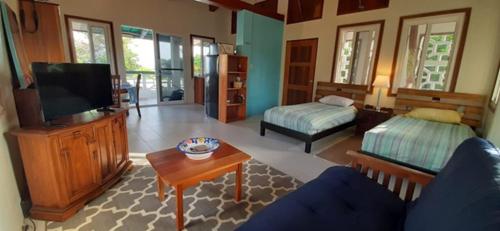 Belize Bay Estate in Пунта Горда