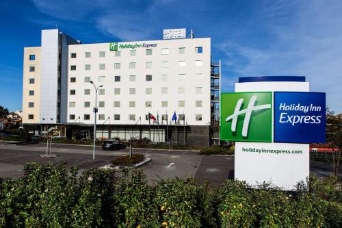 Holiday Inn Express Lisbon-Oeiras, an IHG , Pension in Oeiras