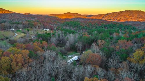 Awe-Inspiring Mountain View - Luxury Cabin with Epic Mountain Views, Hot Tub, Movie Room, Game Room, Library and More in Mineral Bluff, USA