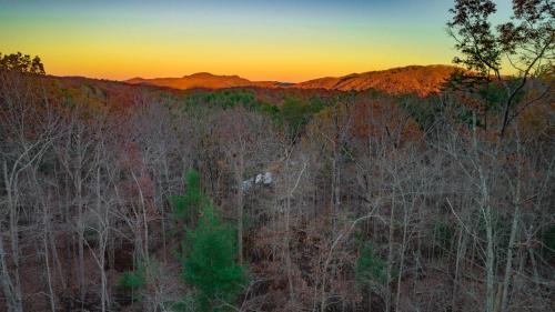 Awe-Inspiring Mountain View - Luxury Cabin with Epic Mountain Views, Hot Tub, Movie Room, Game Room, Library and More in Mineral Bluff, USA
