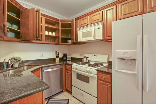 2BR Alluring Apartment with Laundry - Cullom D3 - image 4
