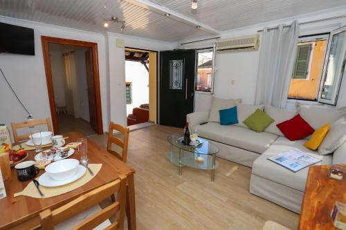 Corfu Port Home- City Centre Apartment 3