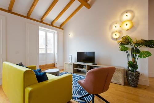 BOUTIQUE Rentals-THE ALMA Apt w/ balcony, Porto