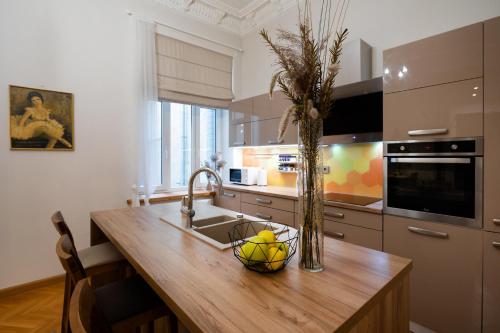 Old Riga Modern and Spacious 2 bedroom Apartment, Riga (foto 4)