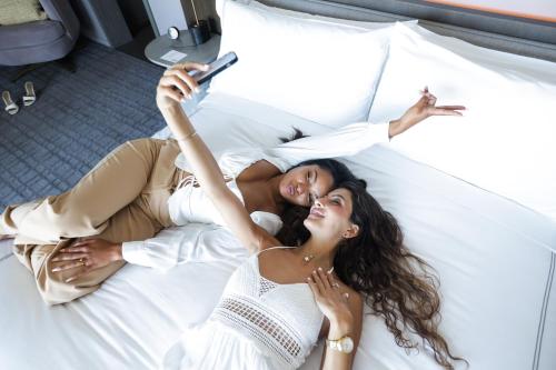 376432351 Fairmont Century Plaza Los Angeles