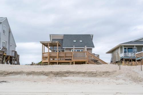 Wahoo by Oak Island Accommodations image