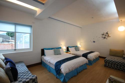 2 queen beds